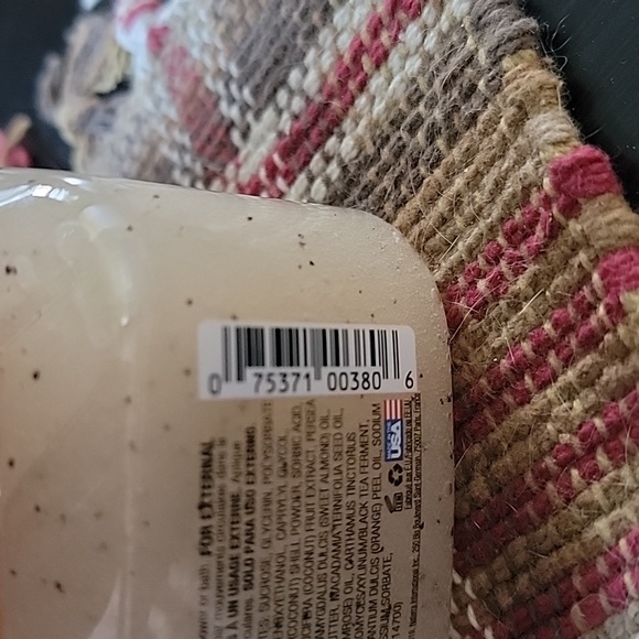 Limited Edition Tree Hut Boba Milk Tea Shea Sugar Scrub 18 oz - Picture 4 of 4